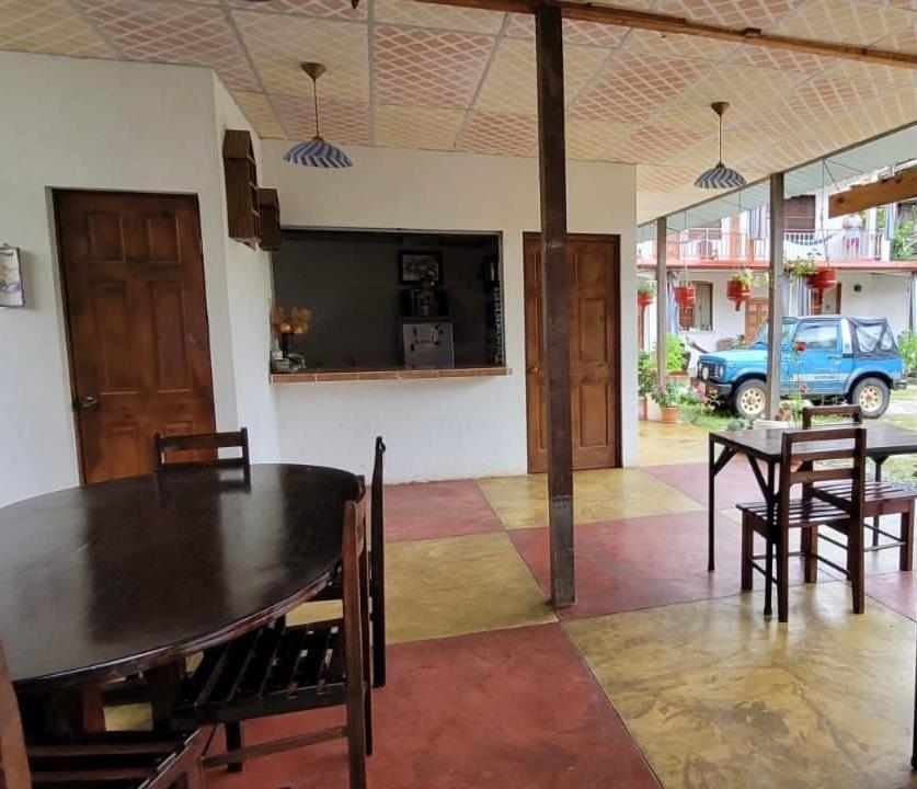 Lauris Hotel Lanquín Esterno foto